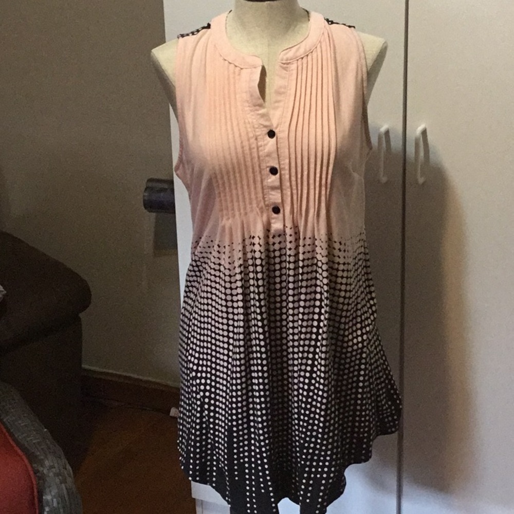 Sleeveless shirt